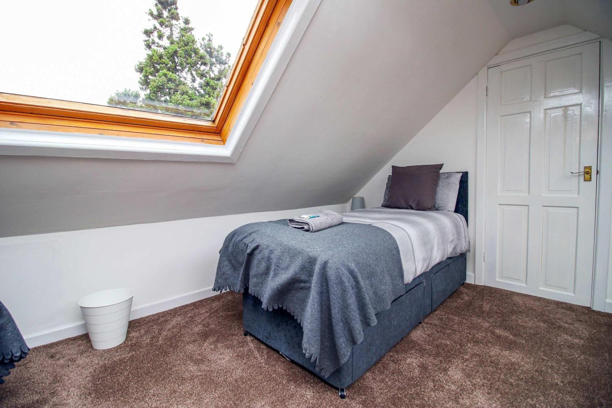 The Lockett Wonderful Large Bungalow Plympton, Plymouth Free Parking By Staystaycations Exterior photo
